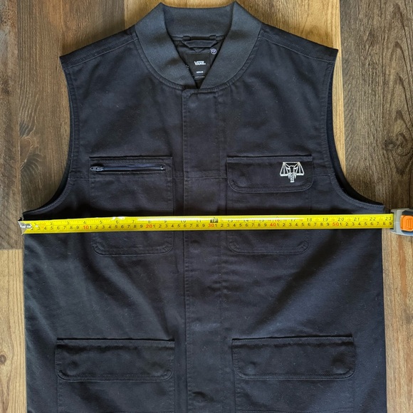 Vans X Courage Adams Drill Chore Vest

Size Medium - Picture 9 of 10